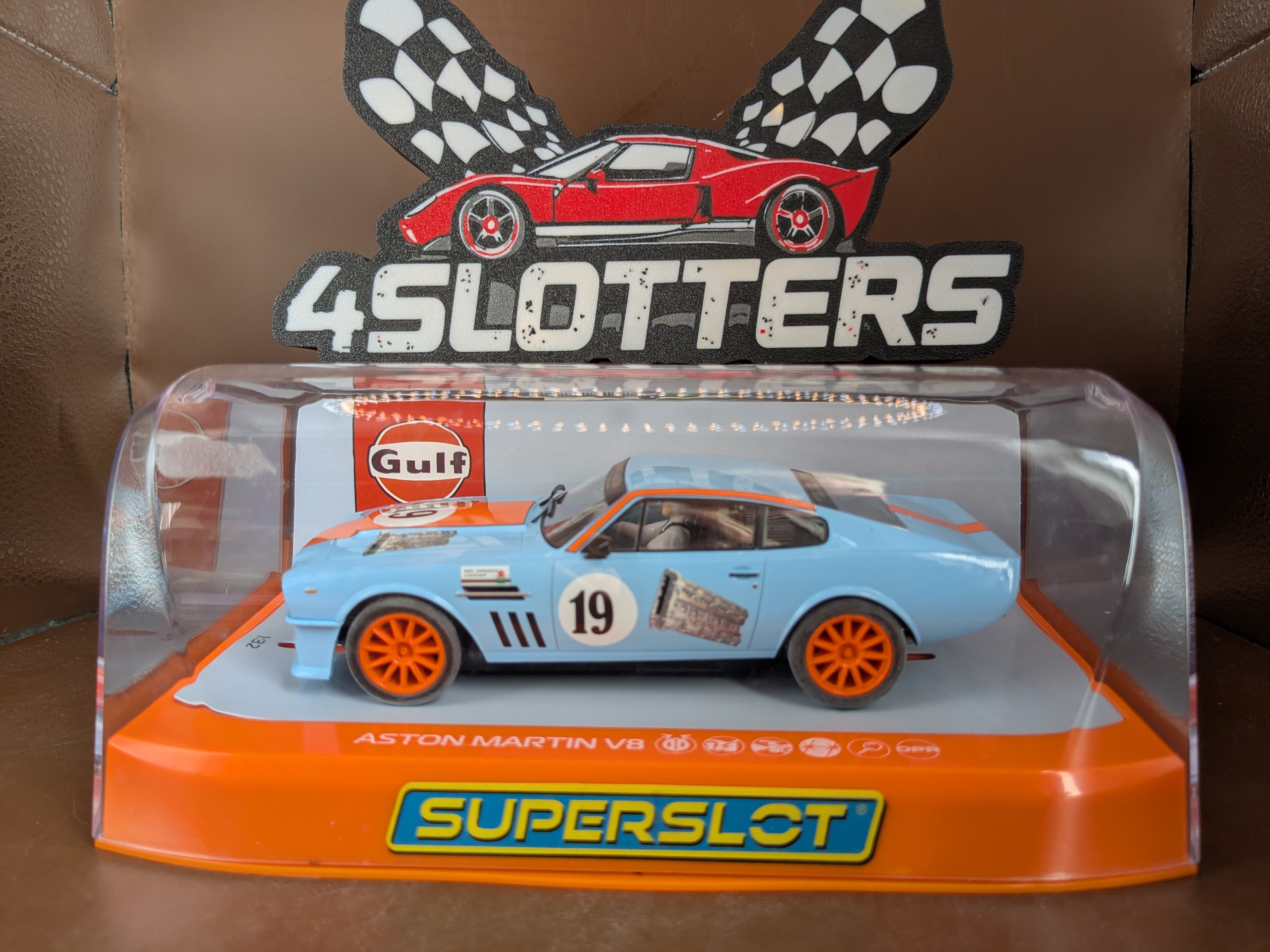 Scalextric/Superslot Aston Martin Vantage V8 #19 Gulf Rikki Cann Racing