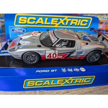 Scalextric Ford GT #40 Robertson Racing 