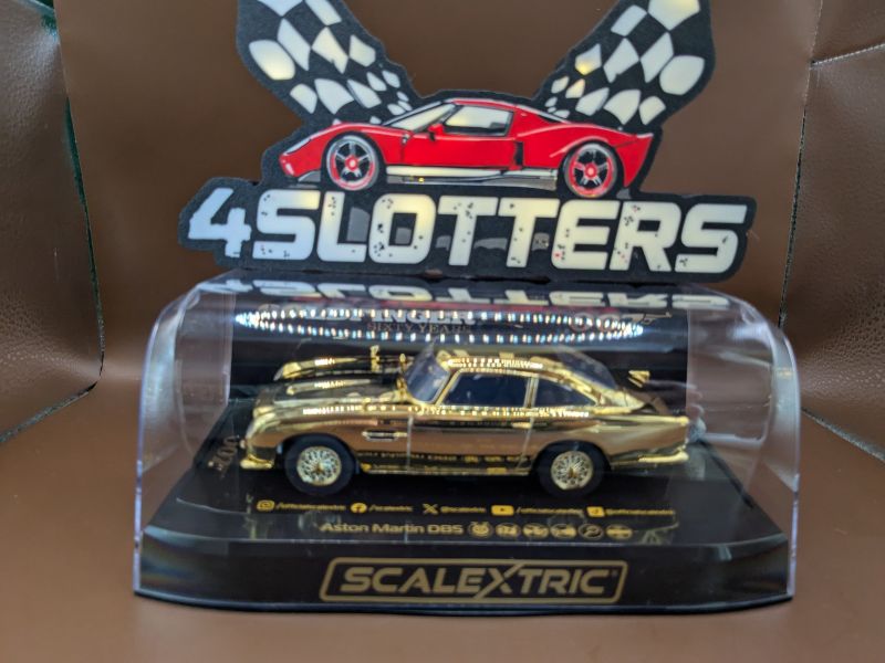 Scalextric Aston Martin DB5 James Bond 007 Goldfinger